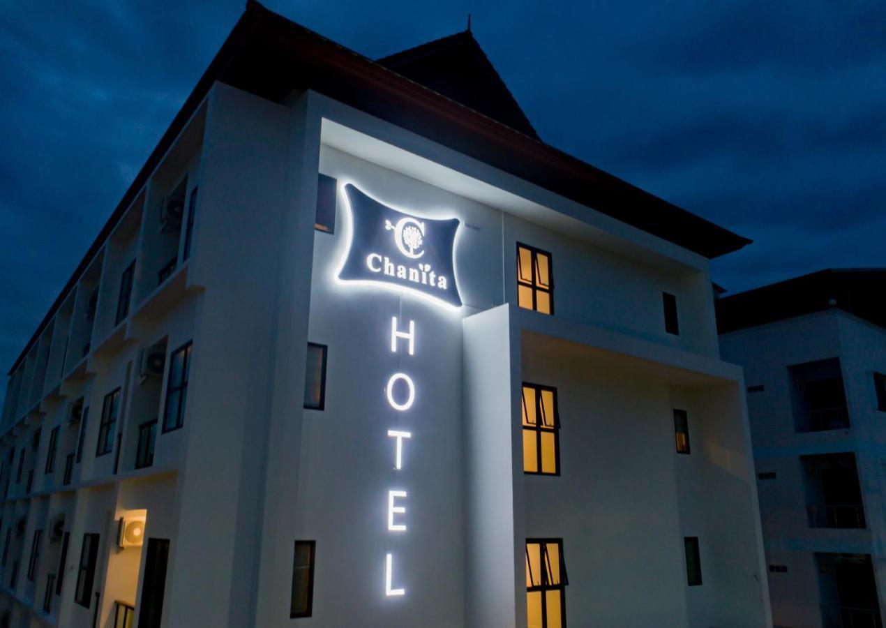 Chanita Hotel Чумфон Екстериор снимка