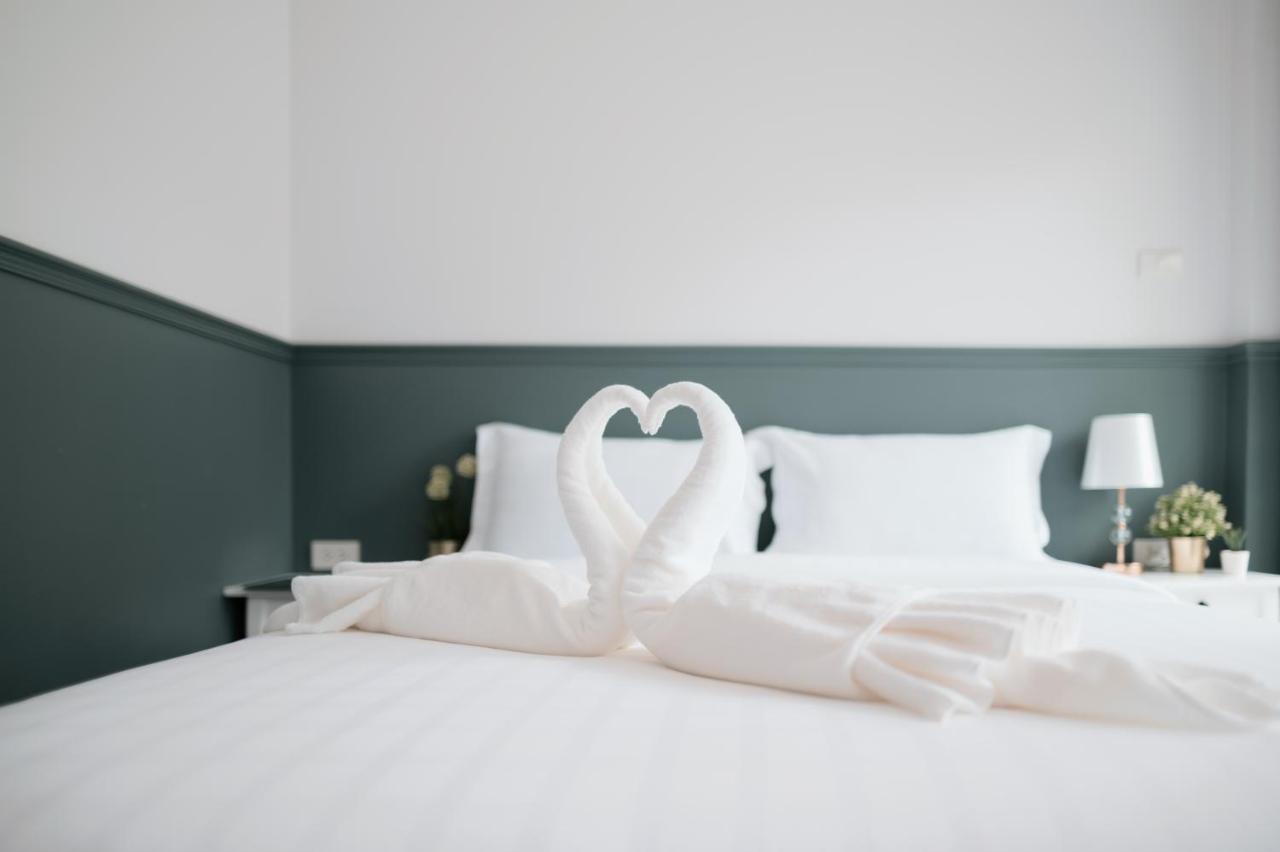 Chanita Hotel Чумфон Екстериор снимка