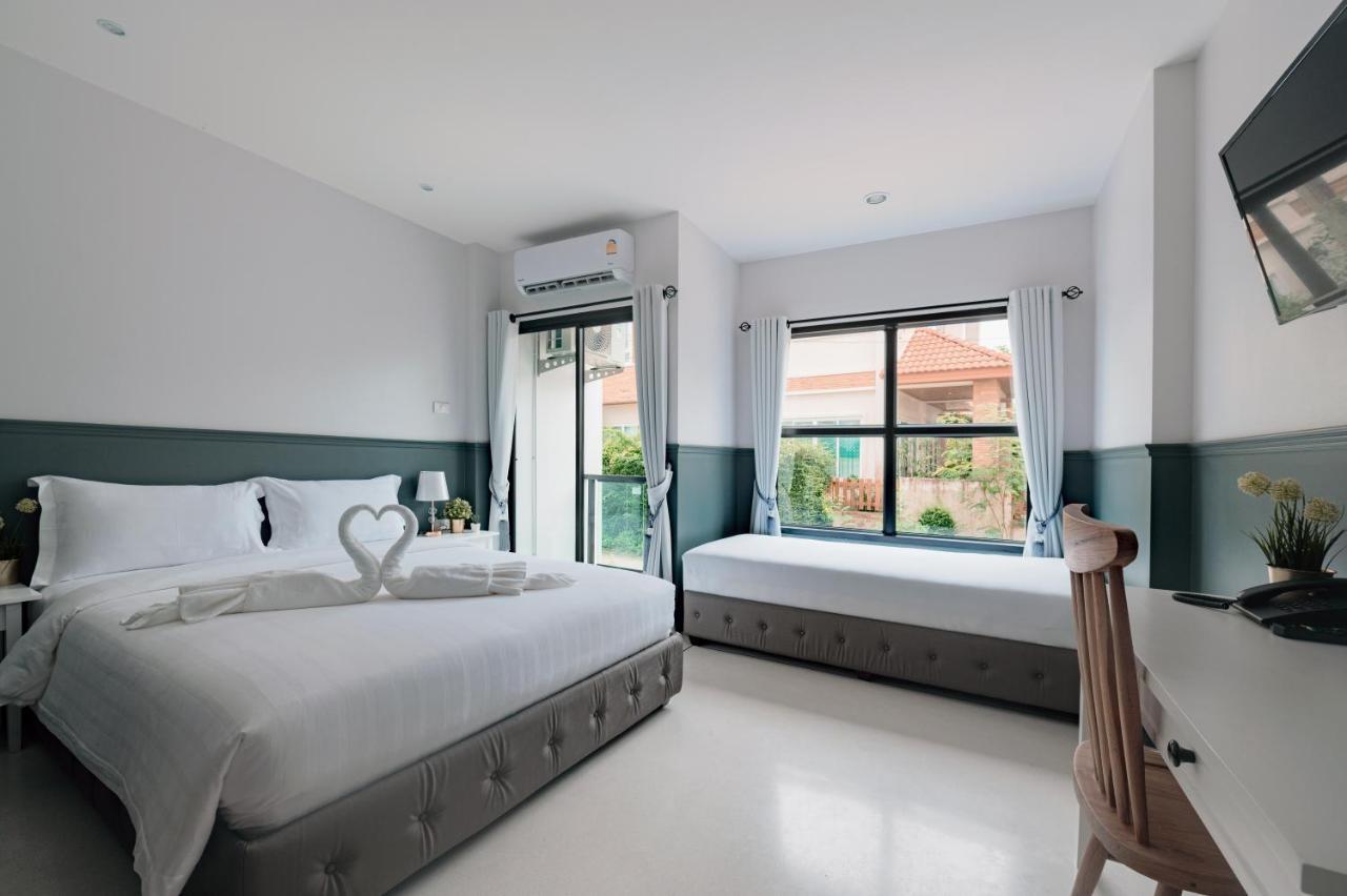Chanita Hotel Чумфон Екстериор снимка